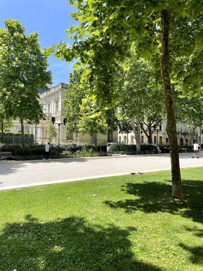 Roma Divine home cinéma et jardin Nîmes Esterno foto