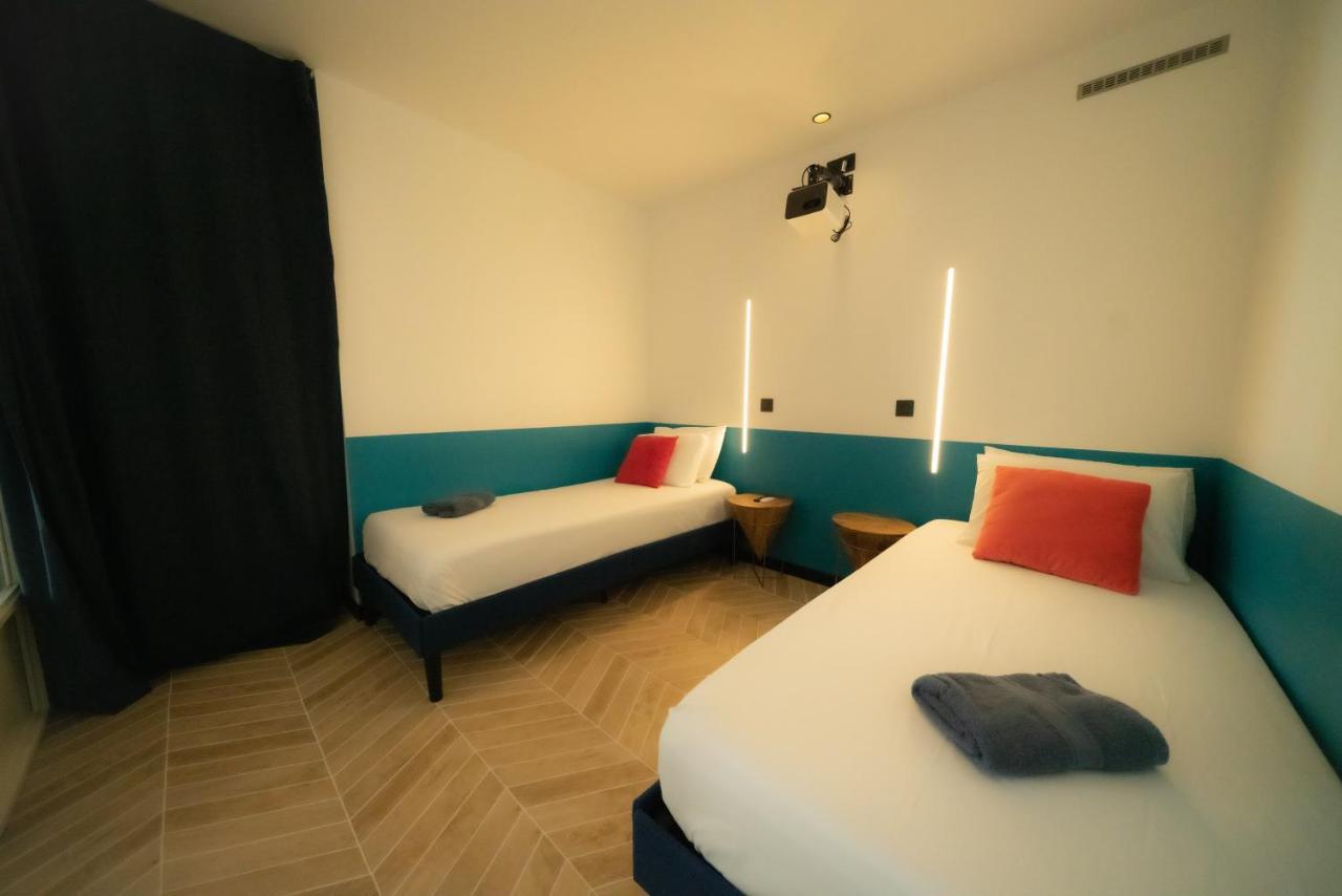 Roma Divine home cinéma et jardin Nîmes Esterno foto