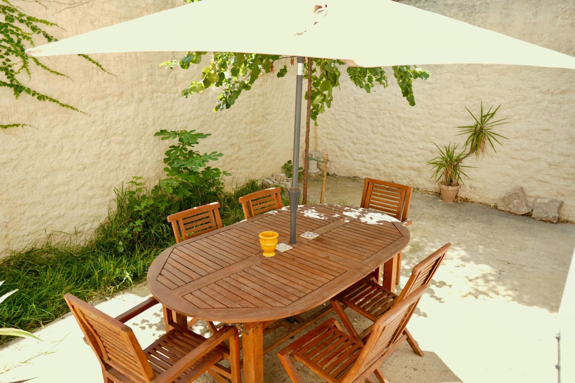 Roma Divine home cinéma et jardin Nîmes Esterno foto